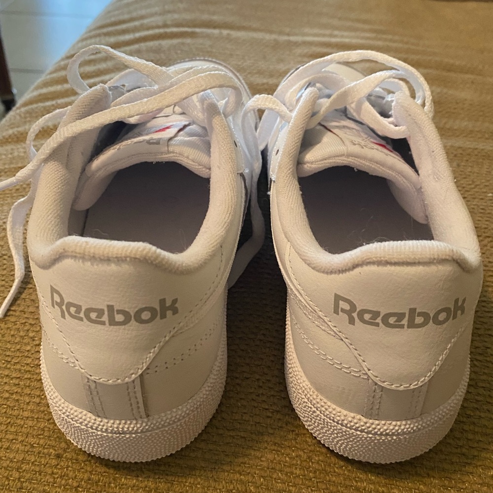 Reebok White Sneakers Classic Minimalist Design